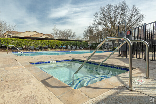 Pool Area Spa - Laguna Creek