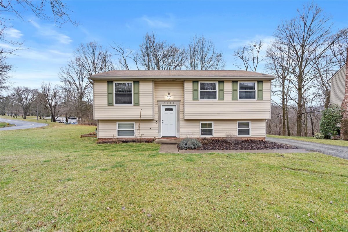 Front - 2633 Fox Chase Ct