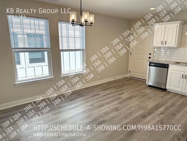 Foto del edificio - Brand New 3 Bed Duplex in Downtown Blue Sp...