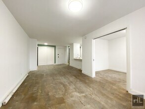 Building Photo - E 82 St