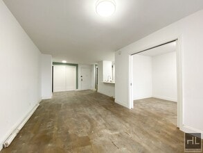 Building Photo - E 82 St