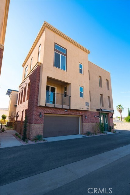 Building Photo - 422 W Rte 66