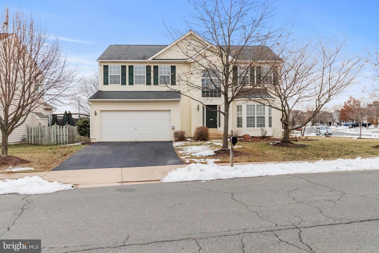102 Max Ct SE, Leesburg, VA 20175 House for Rent in Leesburg, VA