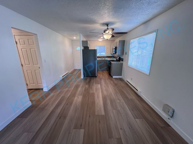 Building Photo - Charming 2-Bed Home in Gresham with 1 Bath...