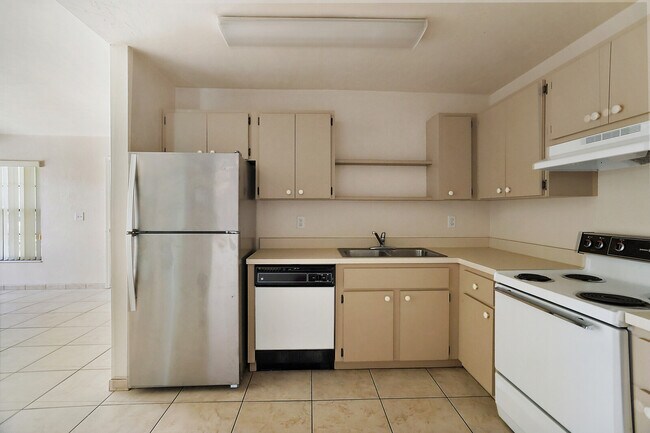 Building Photo - 385 Acorn Ln