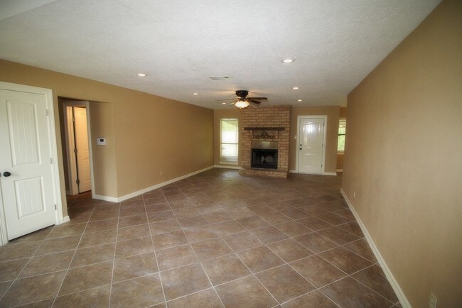 Building Photo - 7700 Spring Meadow Ln