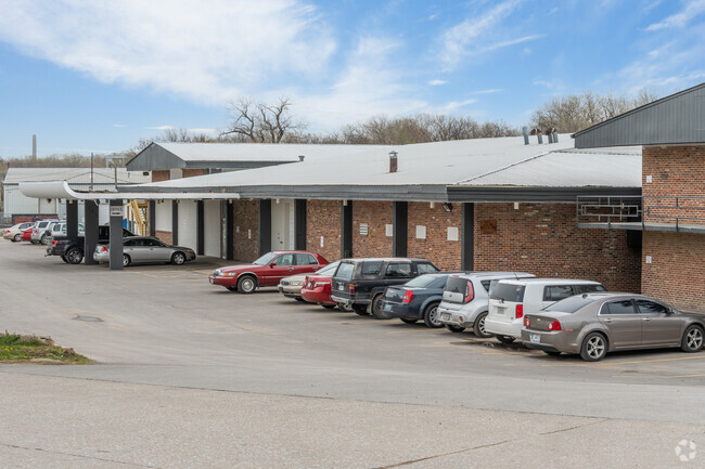 Excellent Surface Parking Accommodations - Holiday Apartments