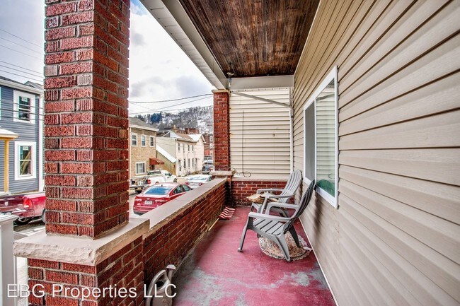 Foto del edificio - 413 Sample St