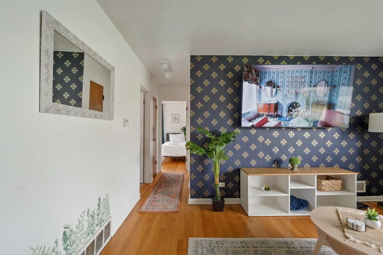 Primary Photo - 26 W Burlington Ave