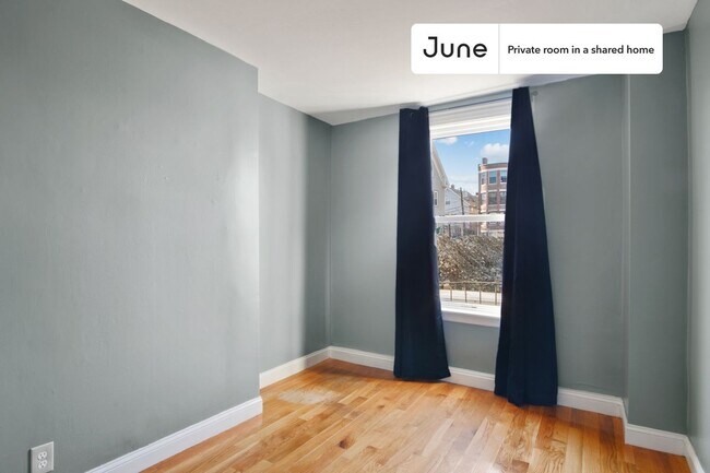 Foto del edificio - Room in Shared 7 bed/2 bath home in Allston
