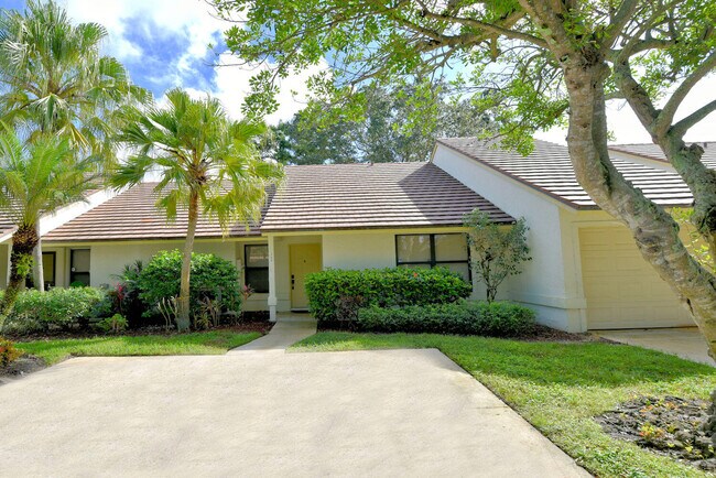 Building Photo - 706 St Giles Ct