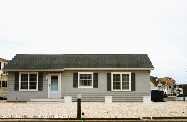 Building Photo - 644 Newell Ave