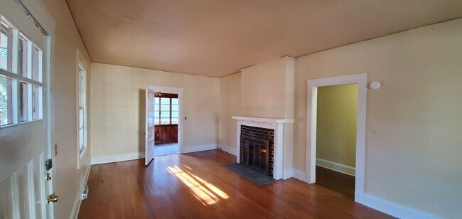 Foto del edificio - 2 Bedroom 1 Bathroom House!