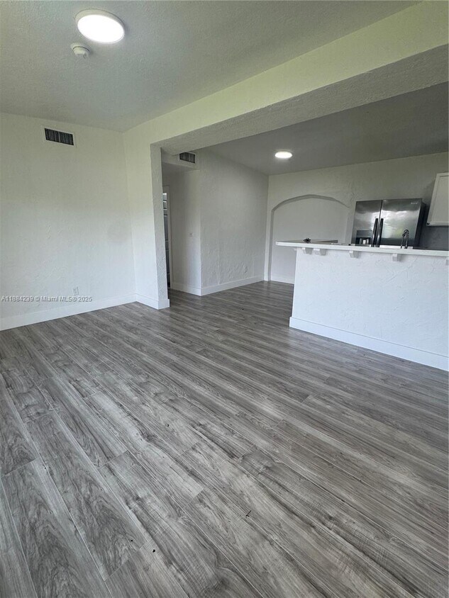 Foto principal - 4341 NE 18th Ave