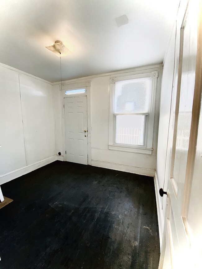 Laundry Room - 3002 Brighton St