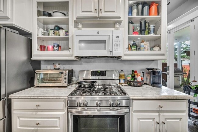 Foto del edificio - 4517 Depew Ave