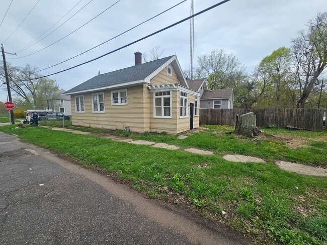 Foto del edificio - 797 Ogden Ave