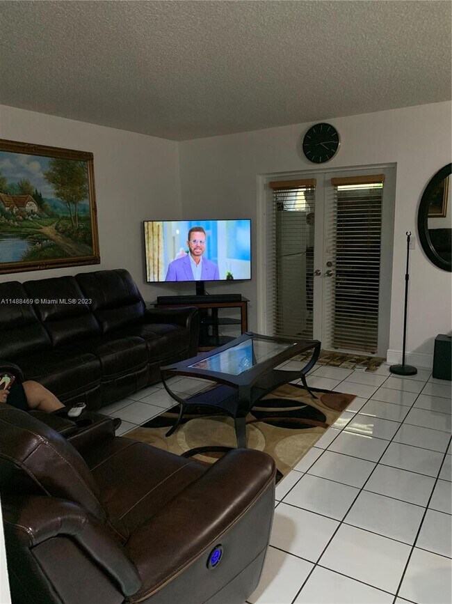 Foto del edificio - 141 SW 113th Ave