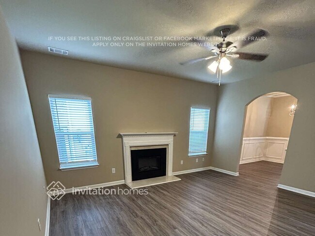 Building Photo - 833 Whitfield Oak Way NE