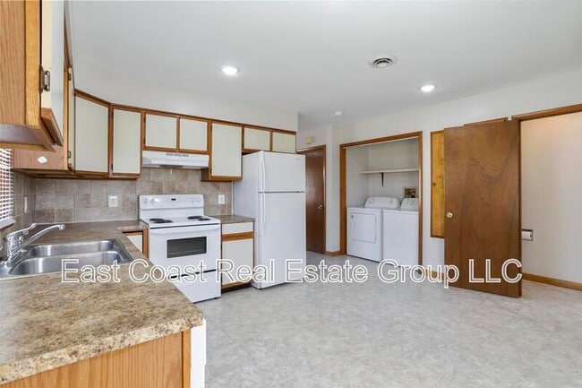 Building Photo - 4 Fleming Dr