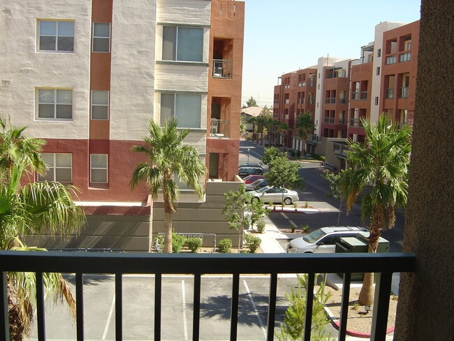 Building Photo - GUARD GATED MANHATTAN CONDO- 2 MASTER BEDR...