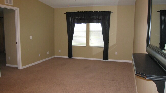 Foto del edificio - 4026 Meander Pl