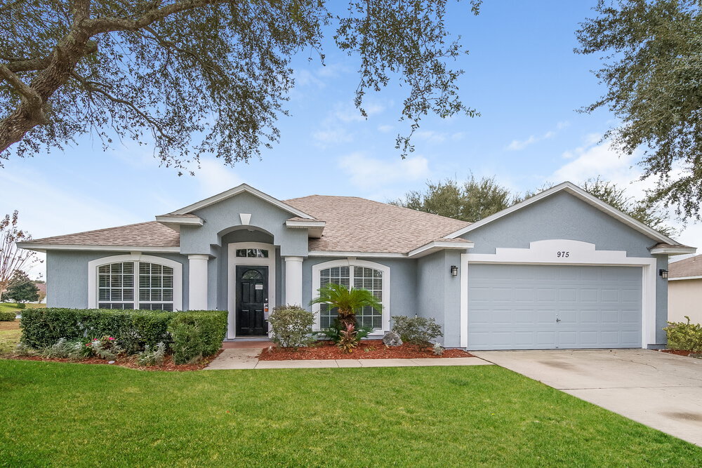 Foto principal - 975 Deer Spring Dr