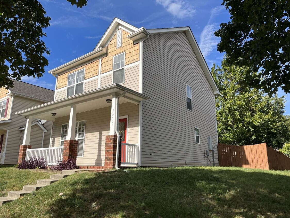 Foto principal - 3 Bedroom Corner Lot home with Great Backy...