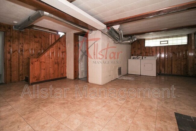 Building Photo - 971 Rushleigh