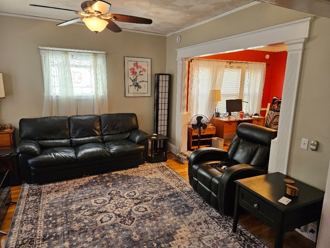 Building Photo - 536 Mt Auburn St