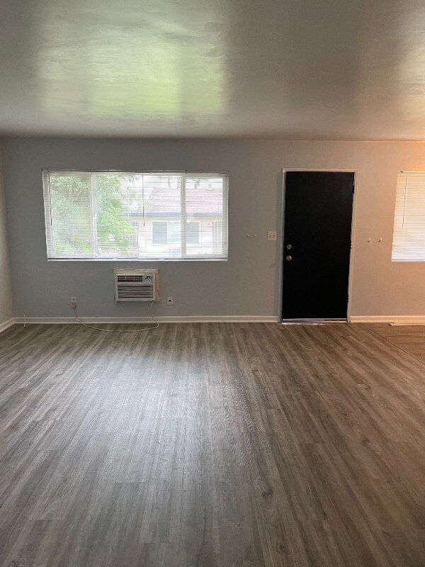 Building Photo - 448 N Fairwood Way