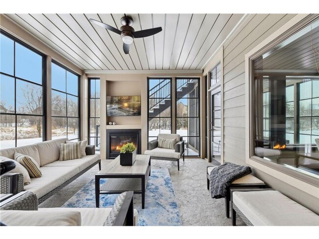 Building Photo - Gorgeous 5 Bedroom Home for Rent