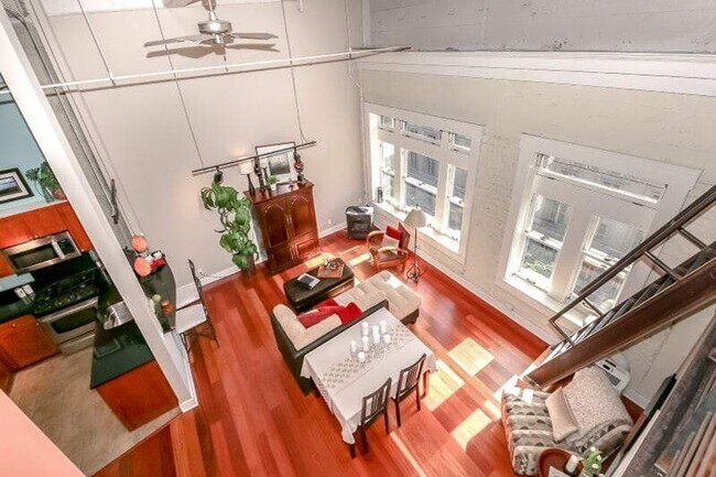 Foto del edificio - Beautiful Downtown Condo in Tacoma