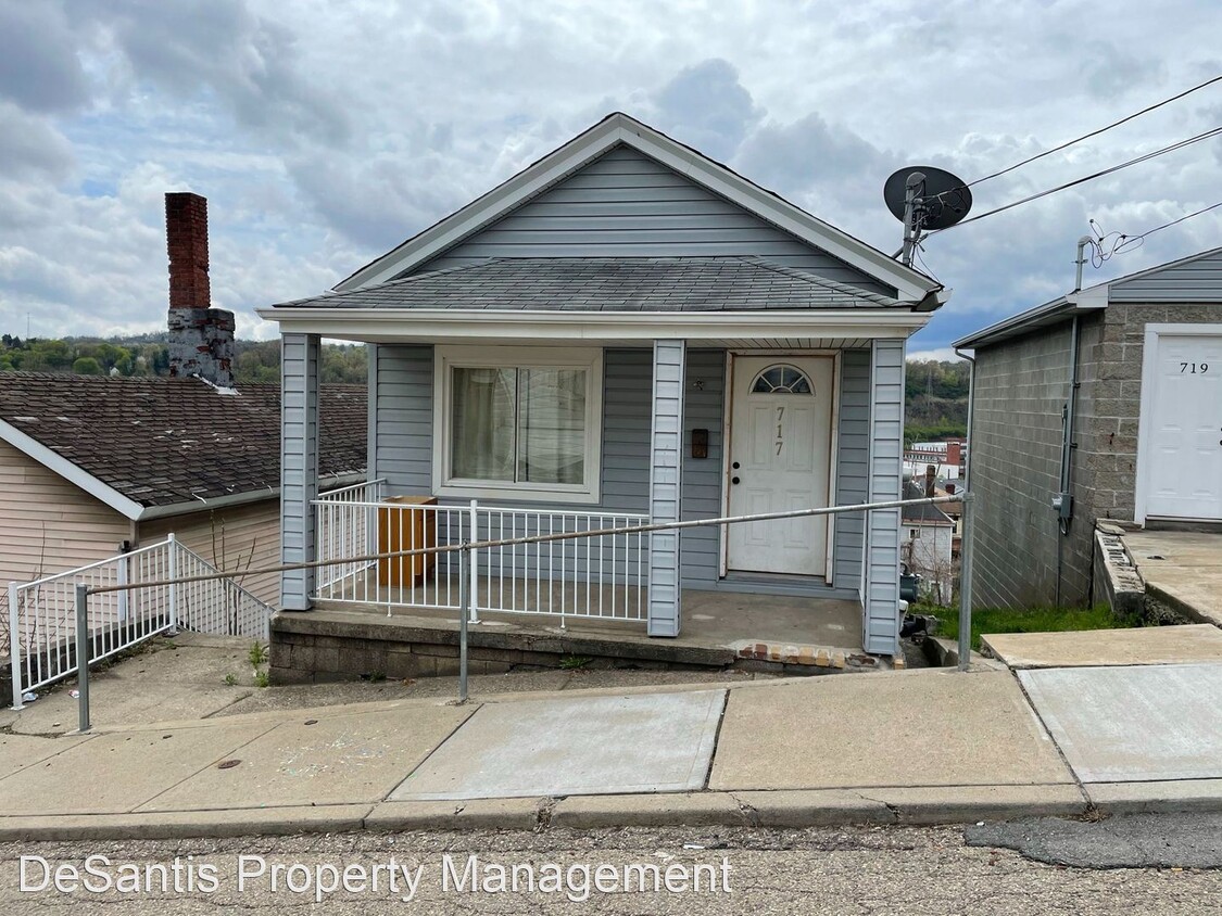 Primary Photo - 2 br, 1 bath House - 717 Railroad Street