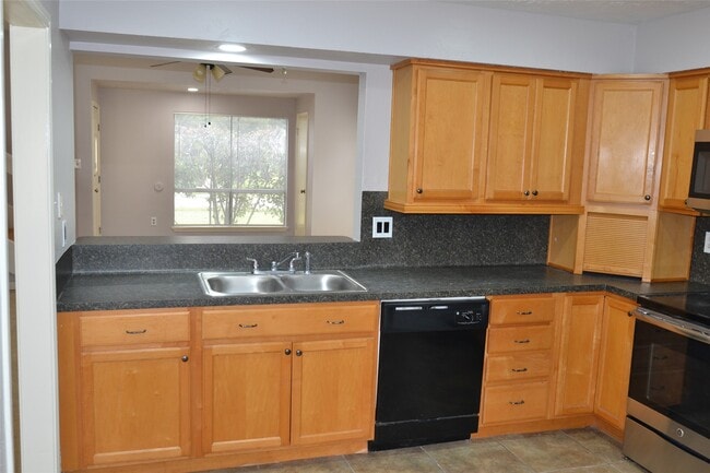 Building Photo - 12023 Woolford Dr