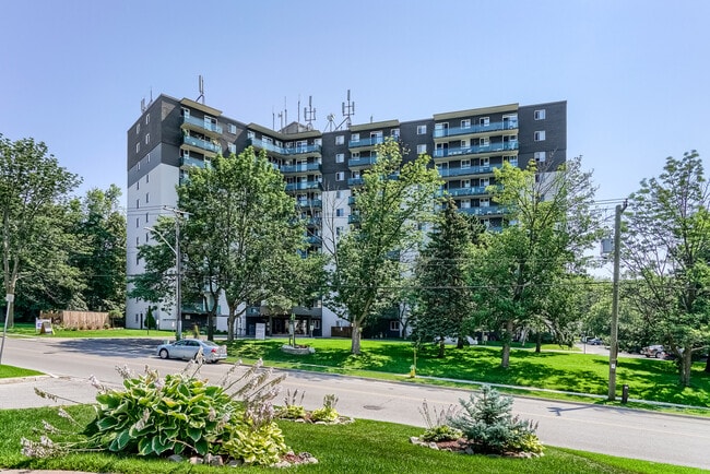 Building Photo - Imperial Towers
