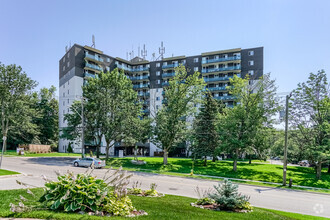 Building Photo - Imperial Towers