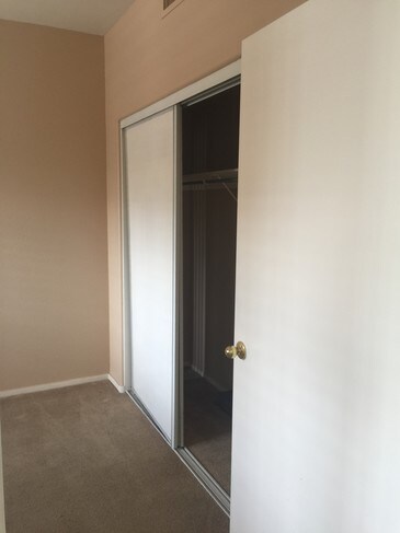Foto del edificio - 2052 Quarry Ridge St