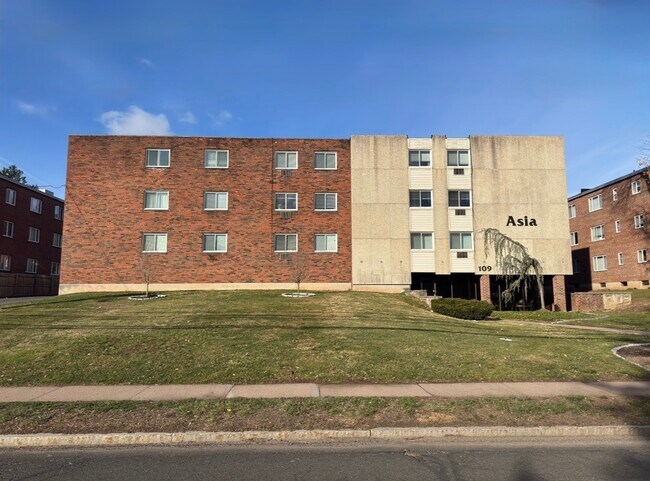 Foto del edificio - 109 S Main St