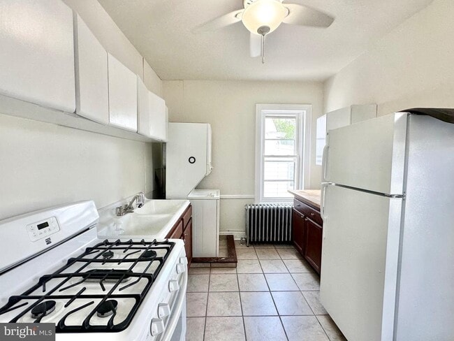 Building Photo - 52 Bayard St