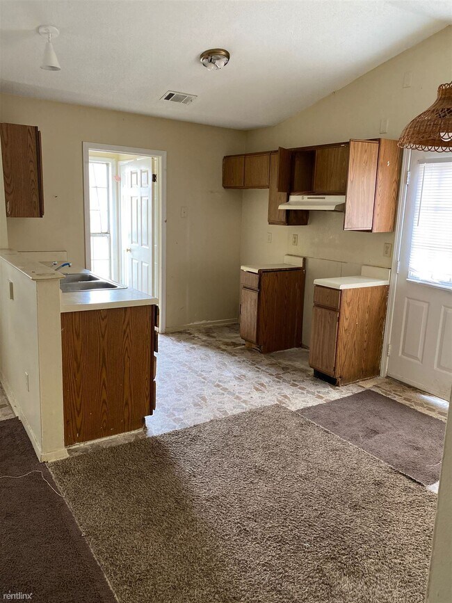 Building Photo - 2 br, 1 bath Townhome - 6419 Ashton Rd