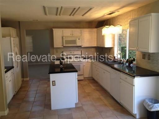 Building Photo - Beautiful Paloma Del Sol 5 bedroom home.