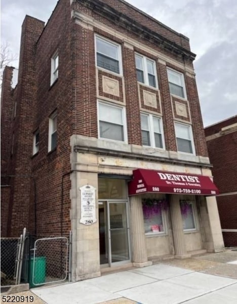 Primary Photo - 280 Washington Ave