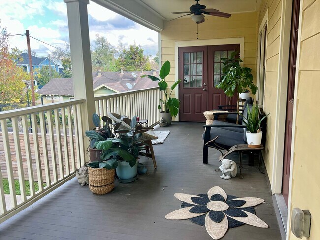 Foto del edificio - 1021 Louise St