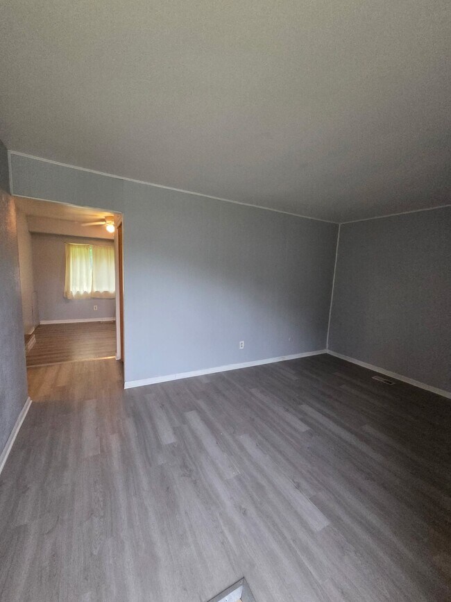 Foto del edificio - 6630 Eastmont Dr