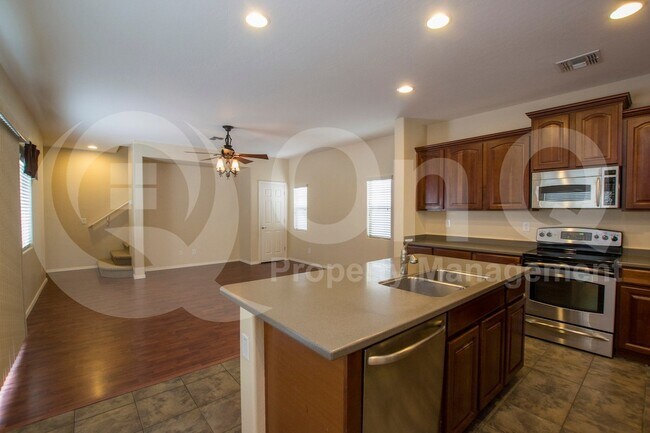 Foto del edificio - 4674 E Olney Ave