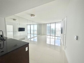 Building Photo - 475 Brickell Ave Building Photo - 475 Brickell Ave