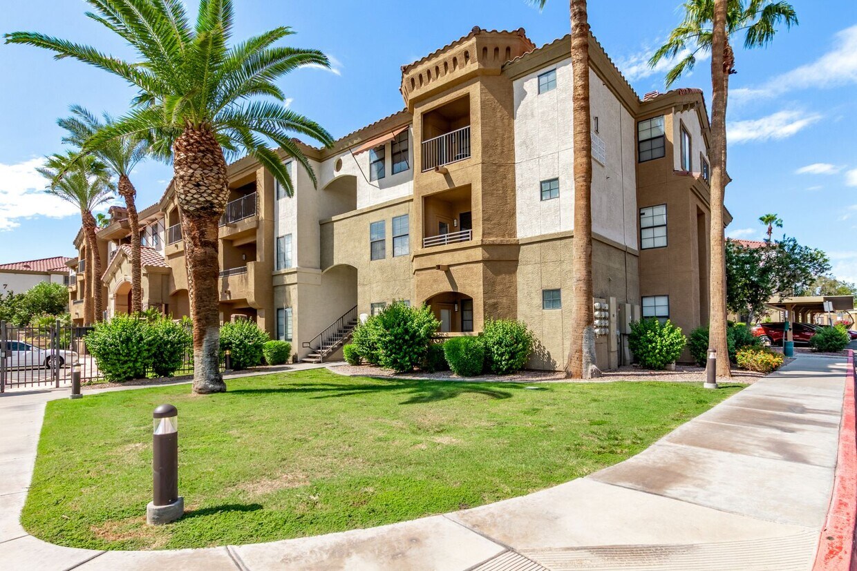 Primary Photo - Phoenix Condo for rent - 2 bed 2 bath near...