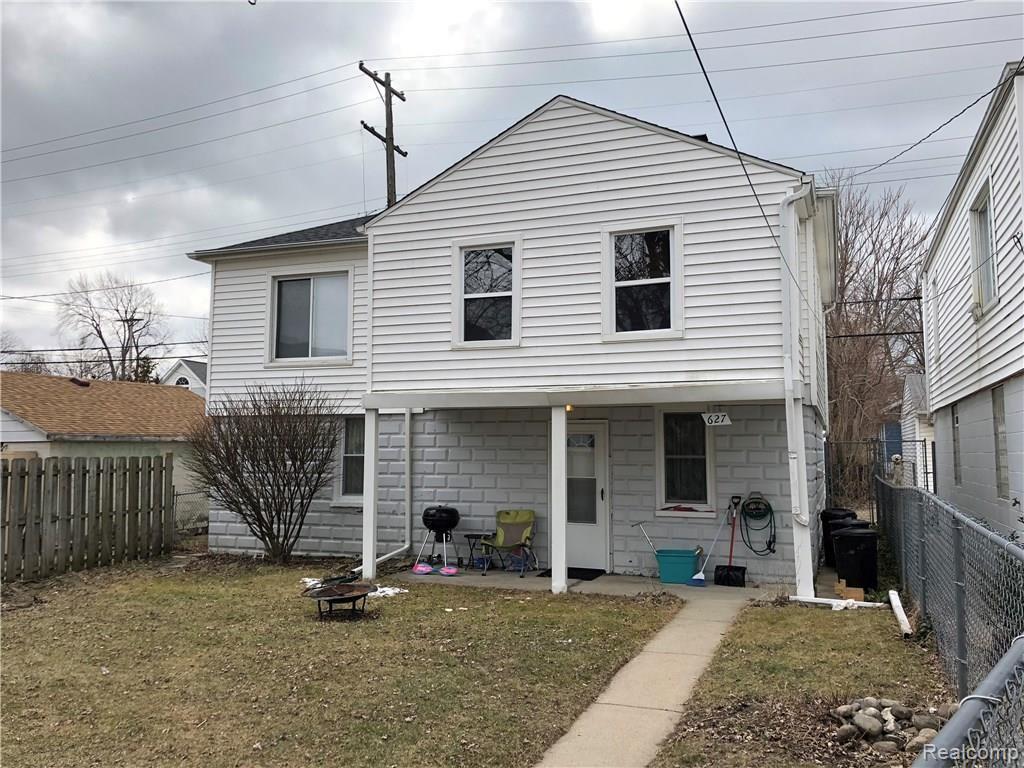 Primary Photo - 627 Elm St