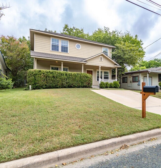 Foto del edificio - 4806 Oak Cliff Dr